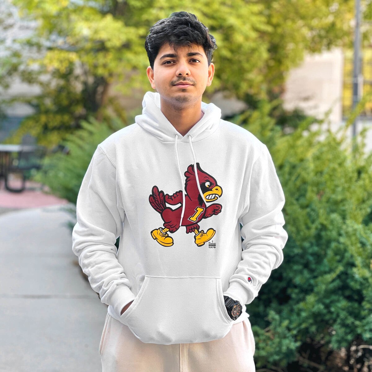 Champion® Walking Cy White Hoodie